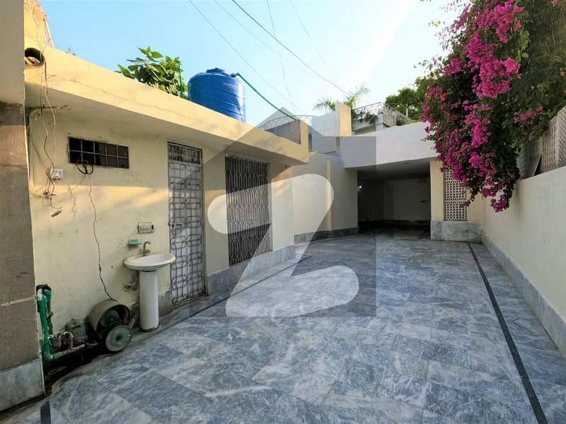 Stunning 8775 Square Feet House In Garden Town - Abu Bakar Block Available