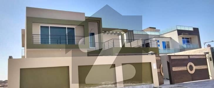 1 Kanal Brand New Park Face House Available For Rent