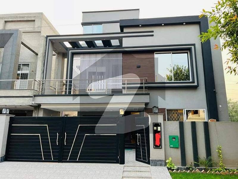 10 marla luxury house for rent bahria town Lahore