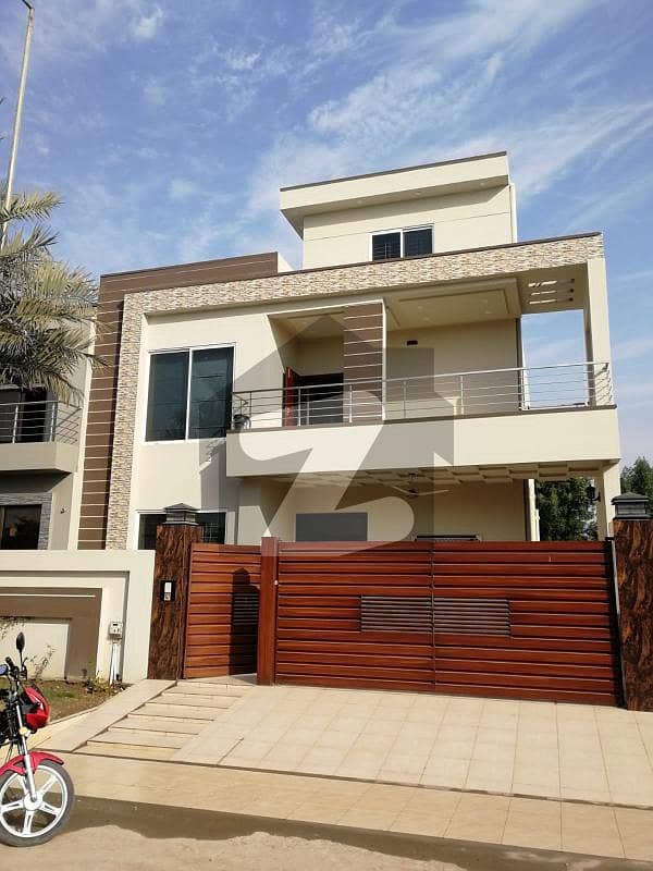10 Marla fully furnished House for Sale in a very reasonable price. Excellent location near Masjid, Park & Main Market on 60 ft wide road.