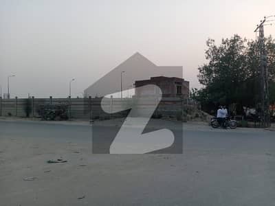 7 Marla Plot Corner For Sale And Very Hot Location And Very Resanoble Price