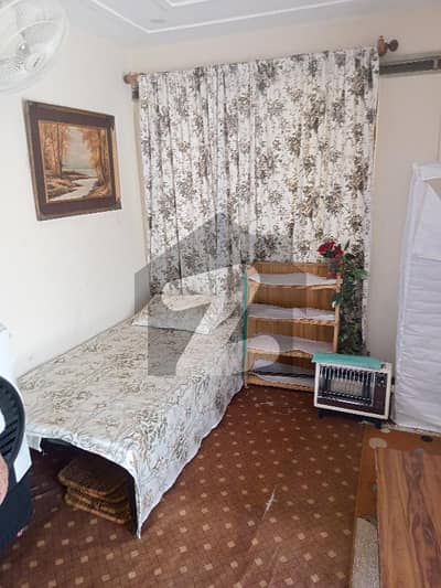 E-11/1 Multi Fully Furnished Mumty Room Male Female Available For Rent