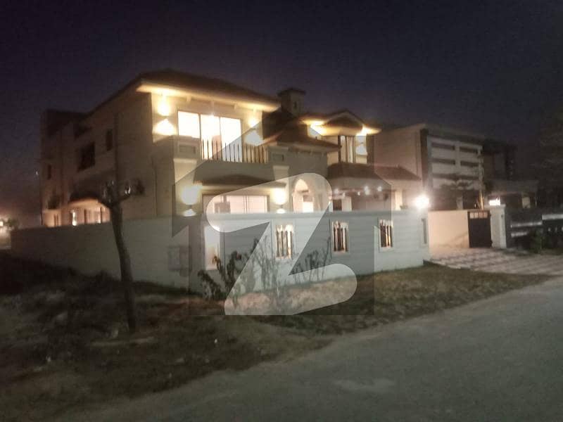 1 Kanal Lavish House Available For Rent In DHA Phase 8 Block-V