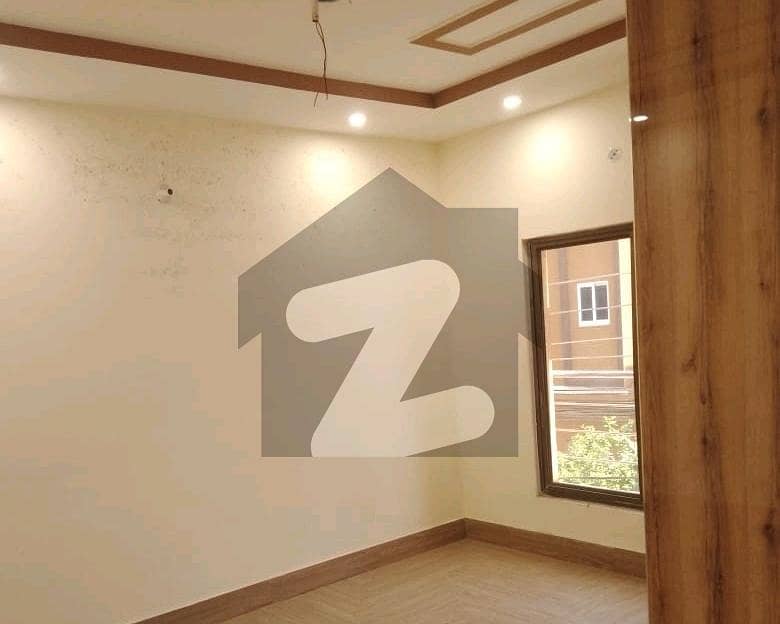 گلبرگ ویلی فیصل آباد میں 3 کمروں کا 2 مرلہ مکان 70.0 لاکھ میں برائے فروخت۔