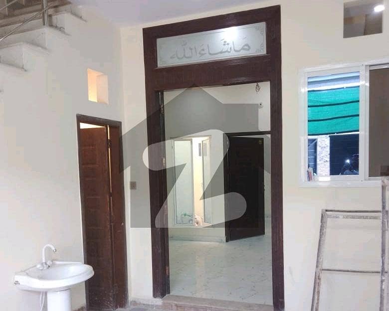 گلبرگ ویلی فیصل آباد میں 3 کمروں کا 2 مرلہ مکان 70 لاکھ میں برائے فروخت۔