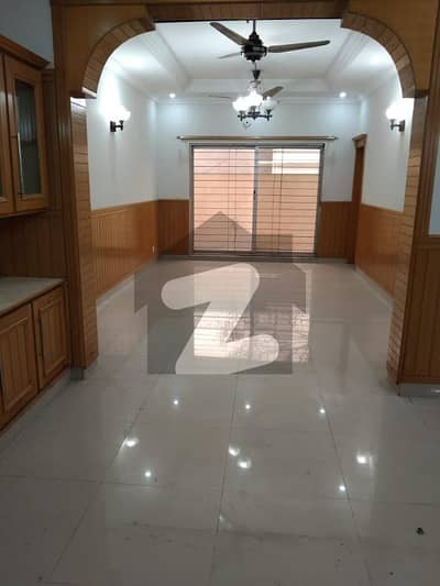 10 Marla Beautiful House Ground Floor Available For Rent