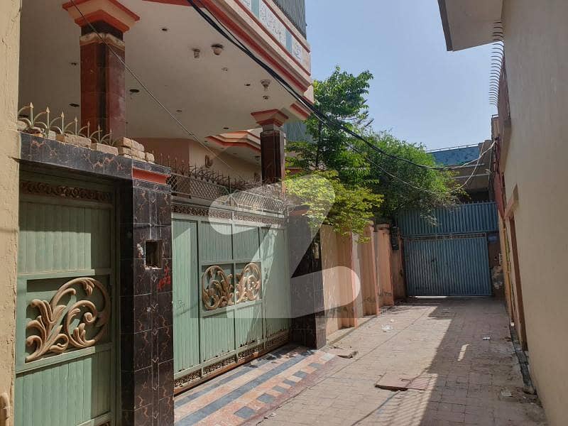 یونیورسٹی روڈ پشاور میں 4 کمروں کا 7 مرلہ مکان 3 کروڑ میں برائے فروخت۔