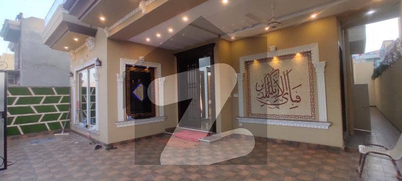 بینکرز ہاؤسنگ سوسائٹی ۔ بلاک بی بینکرز کوآپریٹو ہاؤسنگ سوسائٹی,لاہور میں 5 کمروں کا 10 مرلہ مکان 3.4 کروڑ میں برائے فروخت۔