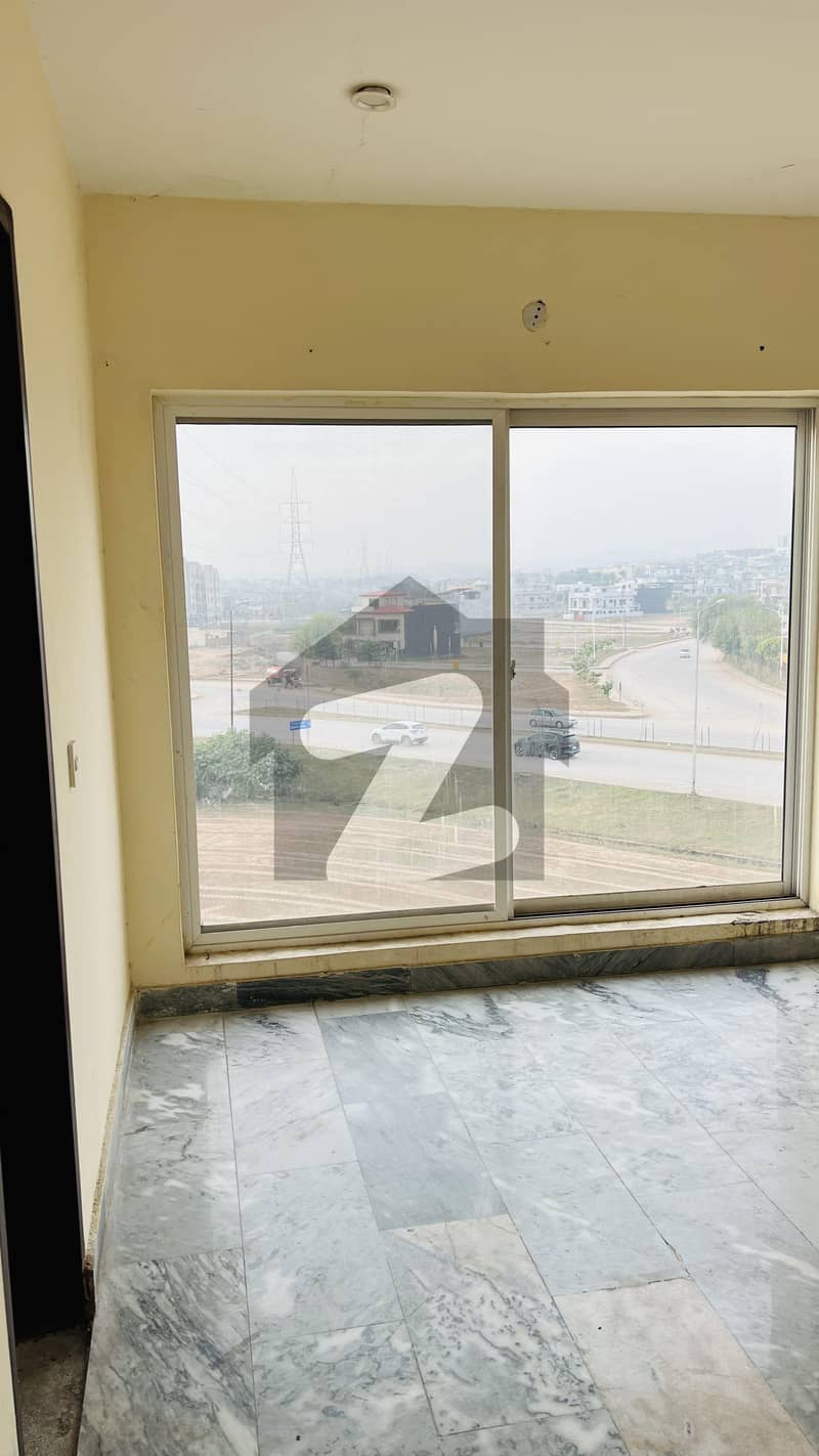 Beautiful flat available for rent Bahria Town Phase 8, Bahria Town