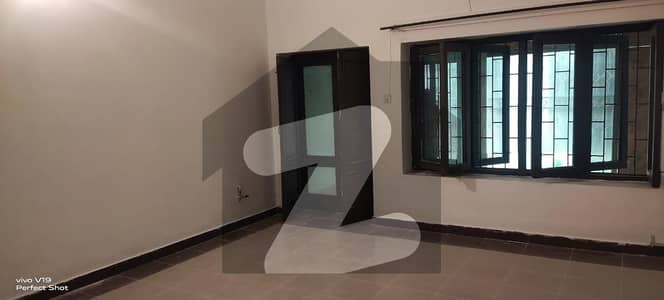 Centrally Located House In Shami Road Is Available For rent