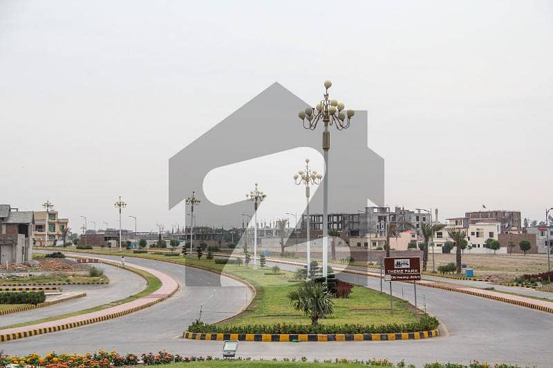 سٹی ہاؤسنگ سکیم جہلم میں 4 مرلہ کمرشل پلاٹ 2.5 کروڑ میں برائے فروخت۔