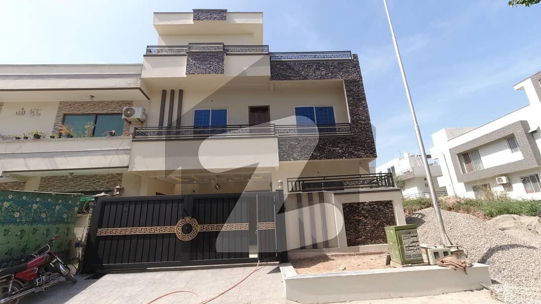 Buy A Prime Location 1800 Square Feet House For sale In G-13/2