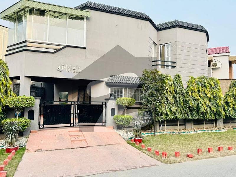 Paragon City 8 Marla Corner Lavish House For Sale Paragon City