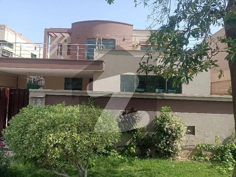 ڈی ایچ اے فیز 5 - بلاک ای فیز 5 ڈیفنس (ڈی ایچ اے) لاہور میں 5 کمروں کا 1 کنال مکان 7.75 کروڑ میں برائے فروخت۔