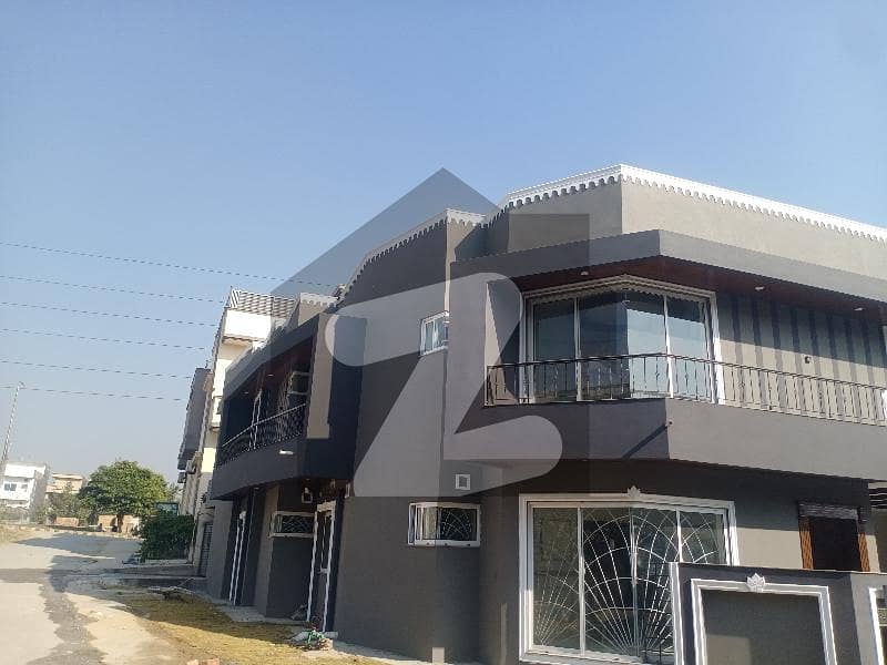 corner house Reail picture urgent sell