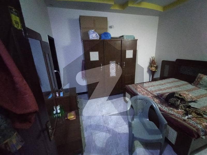 میٹروول کالونی کراچی میں 4 کمروں کا 7 مرلہ فلیٹ 1.4 کروڑ میں برائے فروخت۔