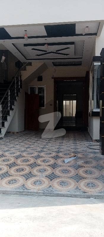 الرحمان گارڈن فیز 2 الرحمان گارڈن,لاہور میں 5 کمروں کا 6 مرلہ مکان 1.65 کروڑ میں برائے فروخت۔
