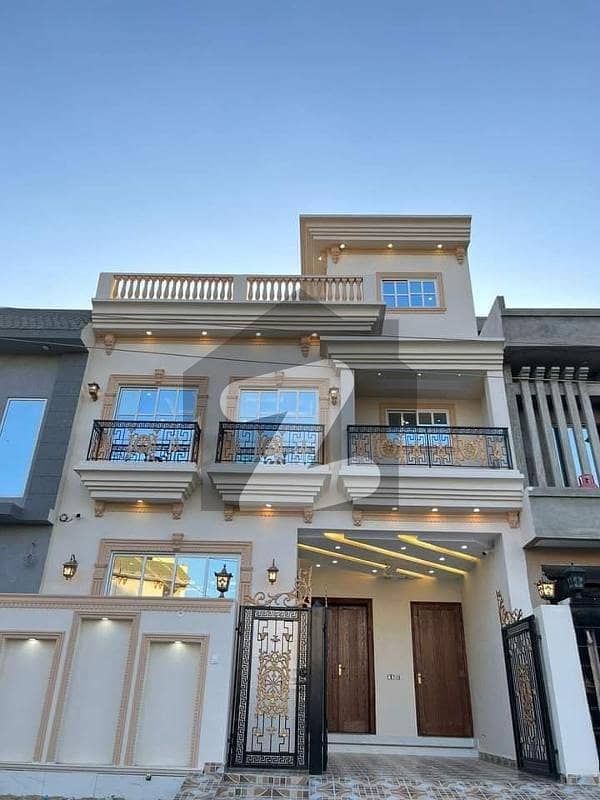 5 Marla Designer House for Sale in AA Block Central Park Lahore