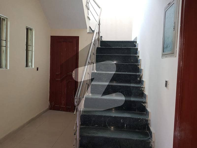 5 Beds 13 Marla Good Location House For Sale In Ex Air Avenue Phase 8