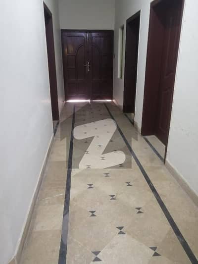 گلستان کالونی راولپنڈی میں 6 کمروں کا 15 مرلہ مکان 1.55 لاکھ میں کرایہ پر دستیاب ہے۔