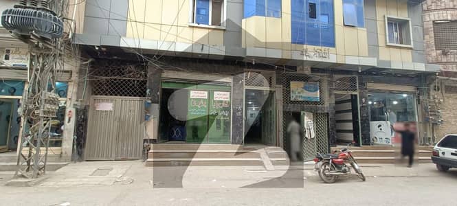 Room Spread Over 100 Square Feet In Sunehri Masjid Road Available