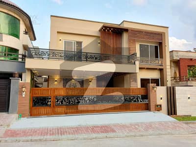 Top Quality 1 Kanal 6 Bed Designer House With Modern Architecture