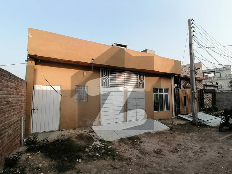 House For sale Is Readily Available In Prime Location Of Kahna Kahna