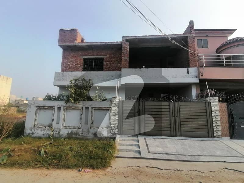 کاہنہ لاہور میں 5 کمروں کا 10 مرلہ مکان 1.1 کروڑ میں برائے فروخت۔