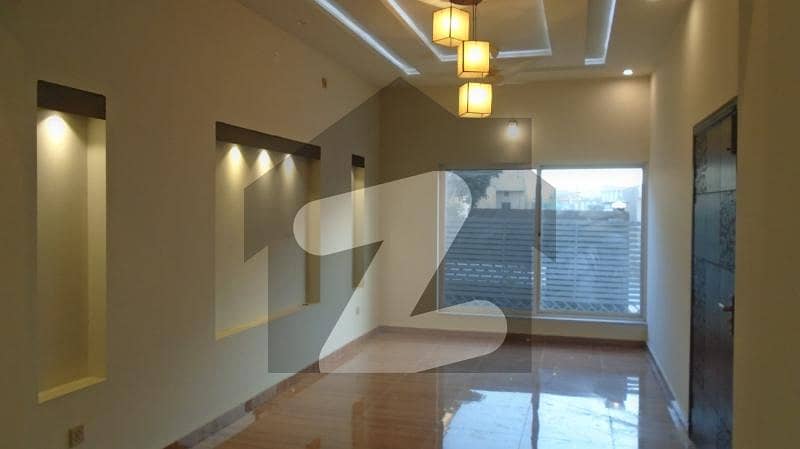 10 Marla Beautiful House Available For Sale In Dha Phase 2 Slamabad