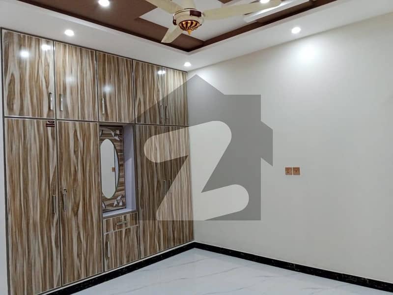 ائیر لائن ہاؤسنگ سوسائٹی لاہور میں 5 کمروں کا 1 کنال مکان 5.0 کروڑ میں برائے فروخت۔