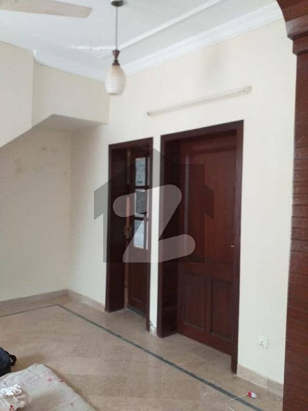 25x40 Upper Portion For Rent With 3 Bedrooms In G-13 Islamabad All Fecilites