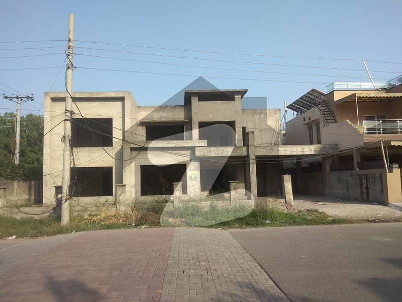 ڈیوائن گارڈنز ۔ بلاک بی ڈیوائن گارڈنز لاہور میں 5 کمروں کا 1 کنال مکان 7 کروڑ میں برائے فروخت۔