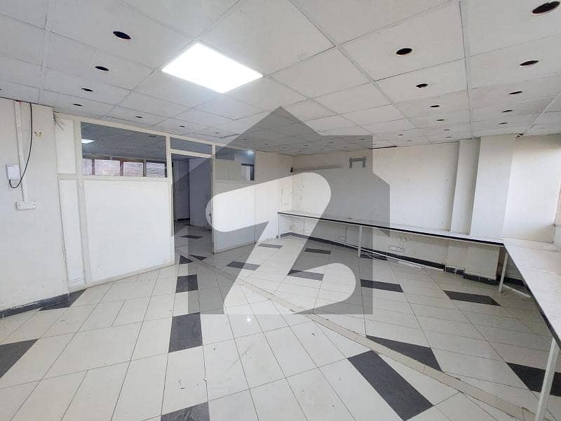 Fitted Office With Partitions Above Gloria Jeans Caf In F11 Markaz F