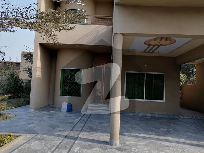 20 Marla House In Central Millat Town For sale