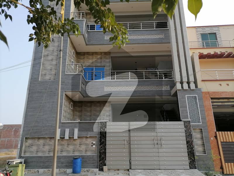 8.5 Marla House available for sale in Samundari Road if you hurry