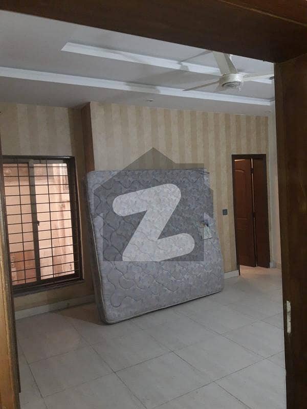 پنجاب سمال انڈسٹریز کالونی لاہور میں 2 کمروں کا 5 مرلہ زیریں پورشن 27 ہزار میں کرایہ پر دستیاب ہے۔