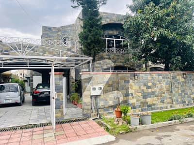 Brigadier house upper portion available for rent at Askari 8