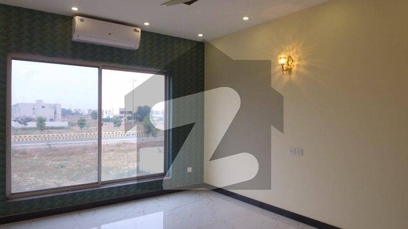 اسٹیٹ لائف ہاؤسنگ سوسائٹی لاہور میں 5 کمروں کا 1 کنال مکان 5.7 کروڑ میں برائے فروخت۔