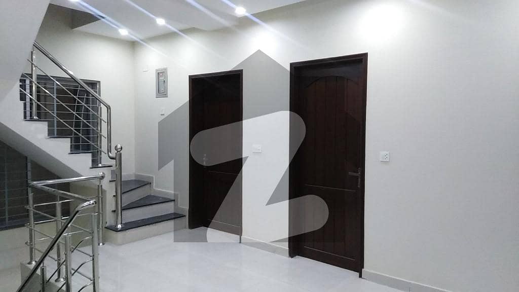 Lower Portion For rent In Beautiful Wapda Town Phase 1 - Block E1