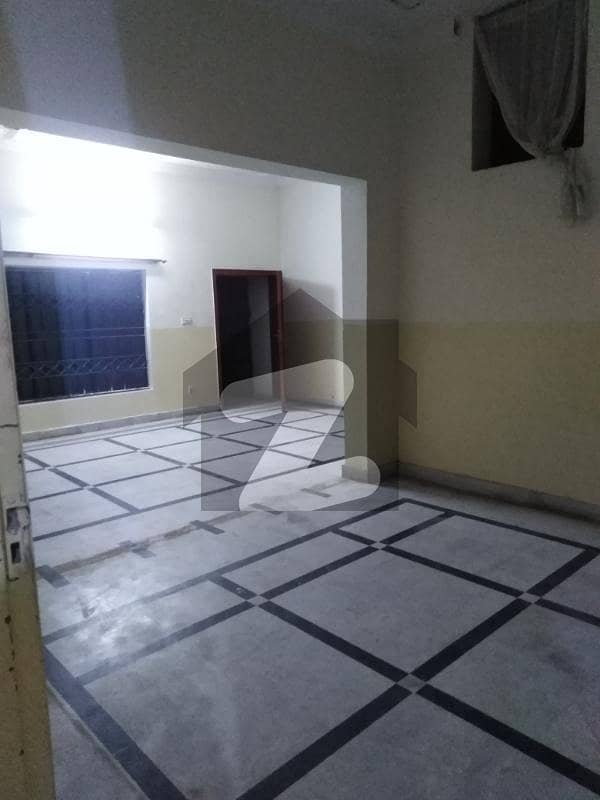 (vip Location) 15 Marla Upper Portion For Rent Independent