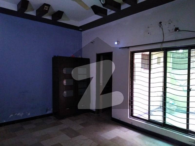 5 Marla Upper Portion For rent In Paragon City