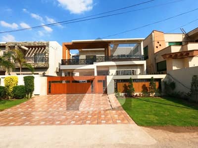 16 Marla House Is Available For Sale In Formanites Housing Scheme Block A Lahore