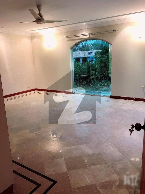 New Luxury House On Extremely prime Location Available For sale in Islamabad New Luxury House On Extremely prime Location Available For sale in Islamabad