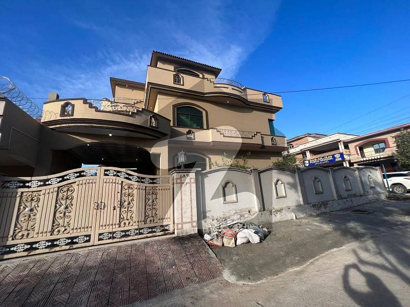 1 Kanal Main Boulevard Used House Available For Sale In Gulshan Abad Sector 2.