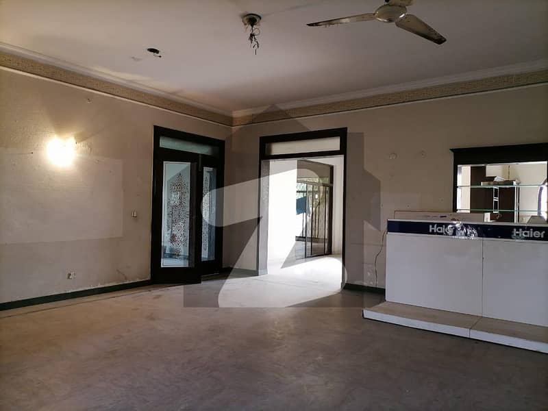Avail Yourself A Great 2 Kanal House In Model Town - Block F