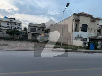 1 Kanal Solid Plot Available In Phase4 Bahria Town