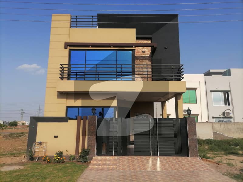Slightly Used House For Rent In DHA 11 Rahbar Phase 1 - Block A