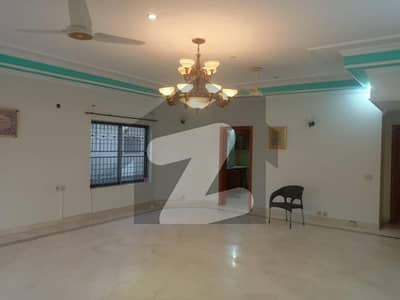 1 Kanal 3 Bedrooms Upper Portion With TV Lounge