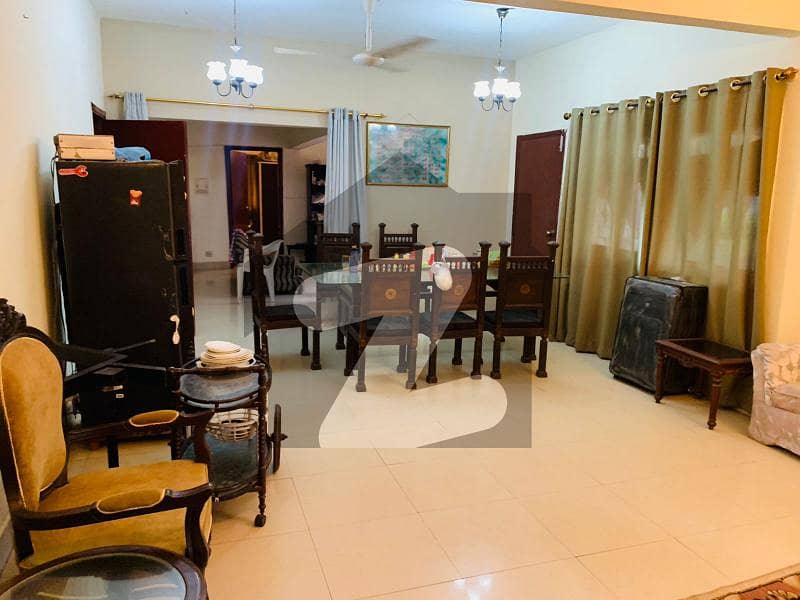 سِی ویو اپارٹمنٹس کراچی میں 3 کمروں کا 10 مرلہ فلیٹ 4 کروڑ میں برائے فروخت۔