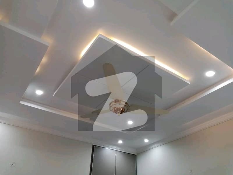 Your Search Ends Right Here With The Beautiful Upper Portion In Madina